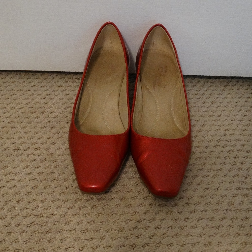 Aerosoles Red Work Pumps